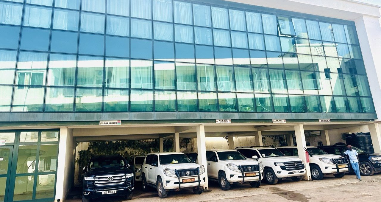 Exterior view of a Ministry of Basic and Secondary Education building